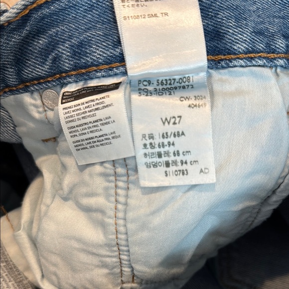 LEVI’S DENIM SHORTS - Picture 3 of 3